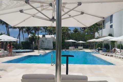 Condo in Miami Beach, Florida, 1 bedroom  № 2246868 - photo 30