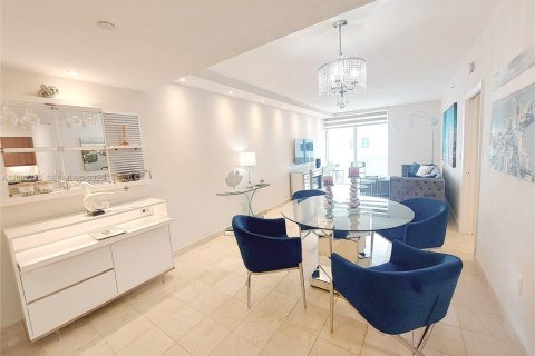 Condo in Miami Beach, Florida, 1 bedroom  № 2246868 - photo 12