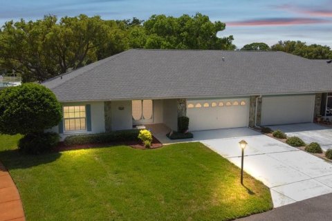 Condominio en venta en Port Richey, Florida, 3 dormitorios, 152.92 m2 № 1832597 - foto 1