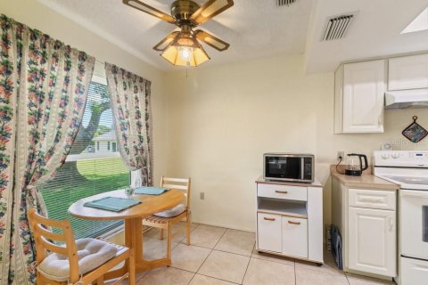 Condominio en venta en Port Richey, Florida, 3 dormitorios, 152.92 m2 № 1832597 - foto 4