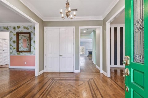 House in Tampa, Florida 6 bedrooms, 408.03 sq.m. № 1732929 - photo 6