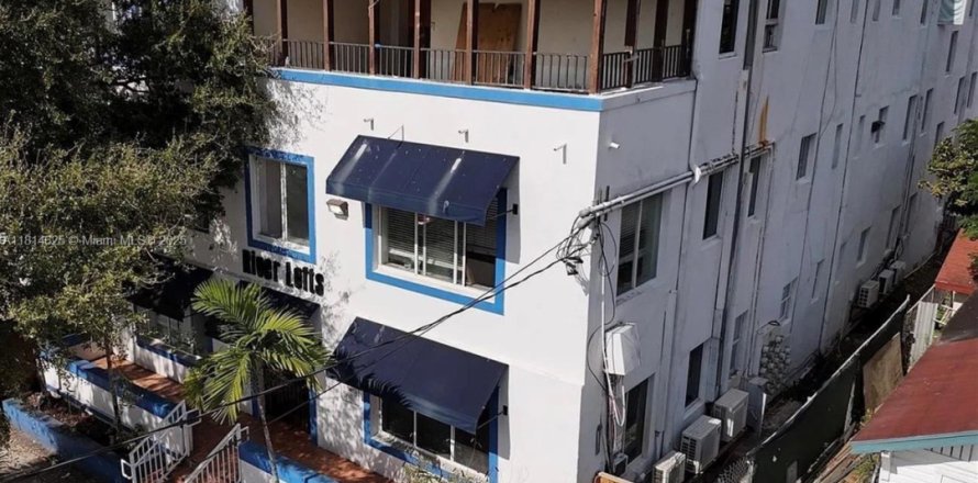 Condominio en Miami, Florida, 1 dormitorio № 1766828