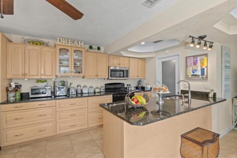 Condo in Sarasota, Florida, 3 bedrooms  № 1839881 - photo 13
