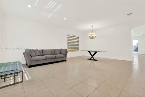 Купить виллу или дом в Хомстед, Флорида 3 спальни, 176.79м2, № 2023978 - фото 15