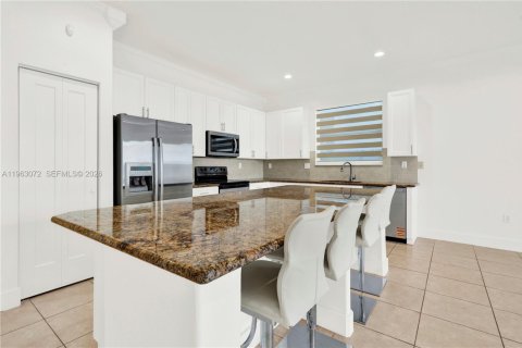 Купить виллу или дом в Хомстед, Флорида 3 спальни, 176.79м2, № 2023978 - фото 8