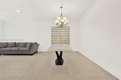 Купить виллу или дом в Хомстед, Флорида 3 спальни, 176.79м2, № 2023978 - фото 17