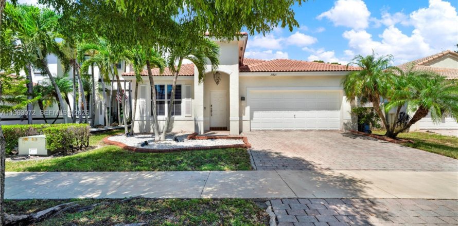 Дом в Хомстед, Флорида 3 спальни, 176.79м2 № 2023978