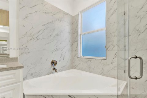 Купить виллу или дом в Хомстед, Флорида 3 спальни, 176.79м2, № 2023978 - фото 26