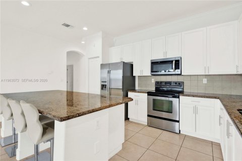 Купить виллу или дом в Хомстед, Флорида 3 спальни, 176.79м2, № 2023978 - фото 10