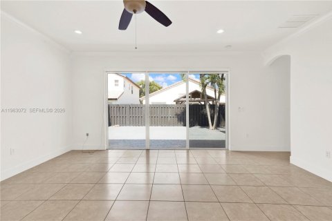 Купить виллу или дом в Хомстед, Флорида 3 спальни, 176.79м2, № 2023978 - фото 11