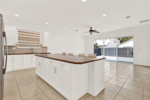 Купить виллу или дом в Хомстед, Флорида 3 спальни, 176.79м2, № 2023978 - фото 13