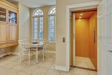 Villa ou maison à vendre à Redington Shores, Floride: 4 chambres, 321.07 m2 № 2389344 - photo 16