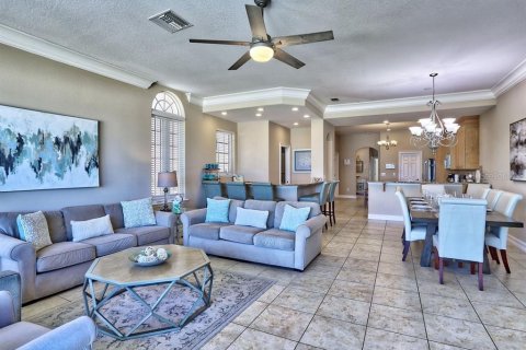 Villa ou maison à vendre à Redington Shores, Floride: 4 chambres, 321.07 m2 № 2389344 - photo 6