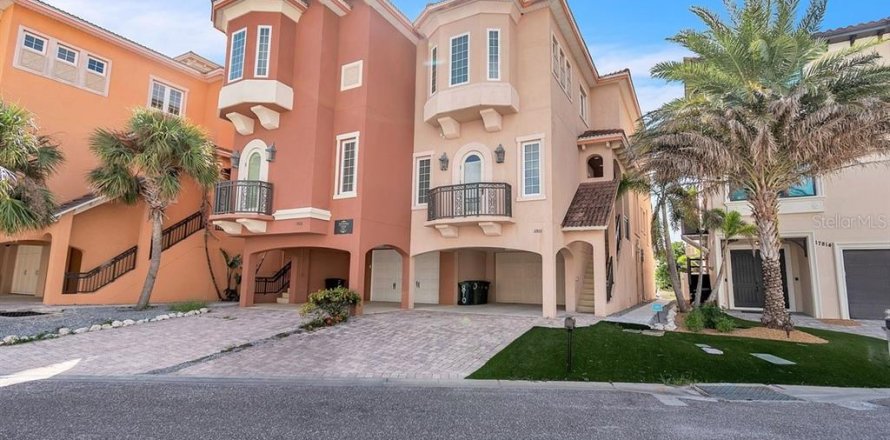 Villa ou maison à Redington Shores, Floride 4 chambres, 321.07 m2 № 2389344