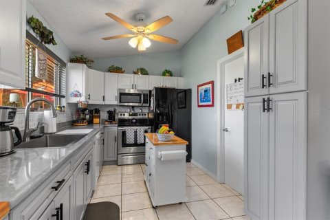 Villa ou maison à vendre à Port Charlotte, Floride: 3 chambres, 103.68 m2 № 1375331 - photo 19