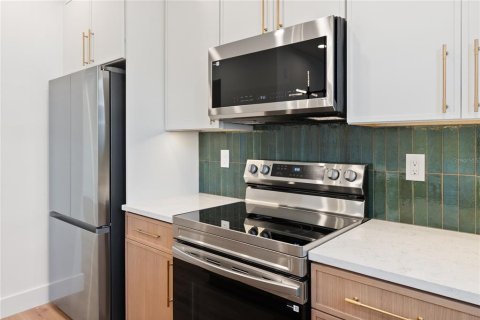 Touwnhouse à vendre à Tampa, Floride: 3 chambres, 159.7 m2 № 2349401 - photo 18