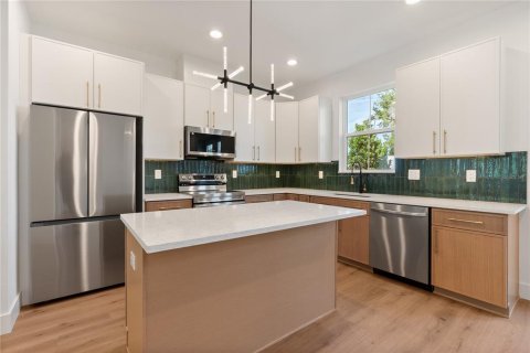 Touwnhouse à vendre à Tampa, Floride: 3 chambres, 159.7 m2 № 2349401 - photo 5