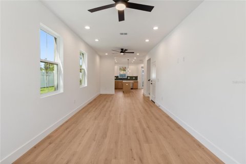Touwnhouse à vendre à Tampa, Floride: 3 chambres, 159.7 m2 № 2349401 - photo 6