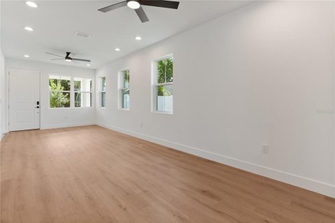 Touwnhouse à vendre à Tampa, Floride: 3 chambres, 159.7 m2 № 2349401 - photo 25