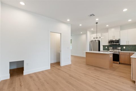Touwnhouse à vendre à Tampa, Floride: 3 chambres, 159.7 m2 № 2349401 - photo 15