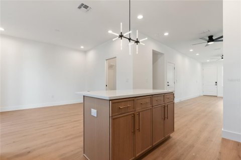 Touwnhouse à vendre à Tampa, Floride: 3 chambres, 159.7 m2 № 2349401 - photo 17