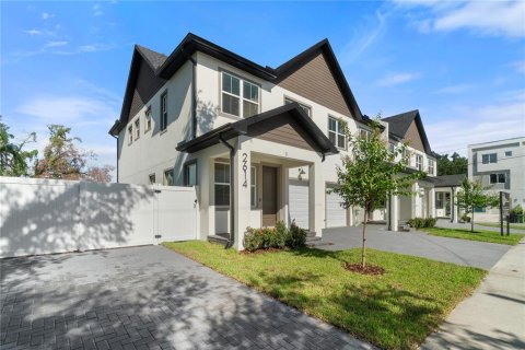 Touwnhouse à vendre à Tampa, Floride: 3 chambres, 159.7 m2 № 2349401 - photo 2