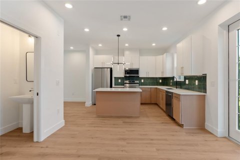 Touwnhouse à vendre à Tampa, Floride: 3 chambres, 159.7 m2 № 2349401 - photo 13