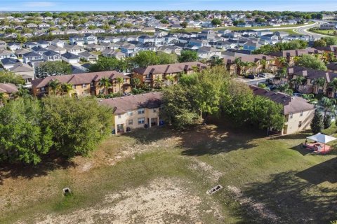 Townhouse in Davenport, Florida 4 bedrooms, 172.43 sq.m. № 1064097 - photo 27