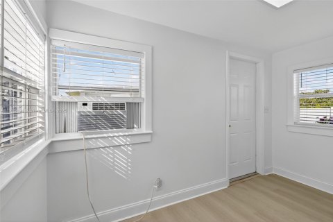 Casa en alquiler en Lake Worth, Florida, 2 dormitorios, 63.17 m2 № 1972138 - foto 21