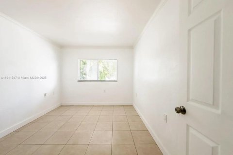 Снять в аренду кондоминиум в Уэст-Палм-Бич, Флорида 2 спальни, 65.77м2, № 1967341 - фото 18