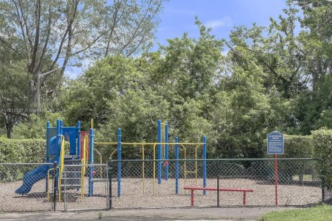 Снять в аренду кондоминиум в Уэст-Палм-Бич, Флорида 2 спальни, 65.77м2, № 1967341 - фото 26