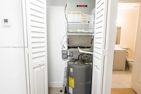 Снять в аренду кондоминиум в Уэст-Палм-Бич, Флорида 2 спальни, 65.77м2, № 1967341 - фото 13