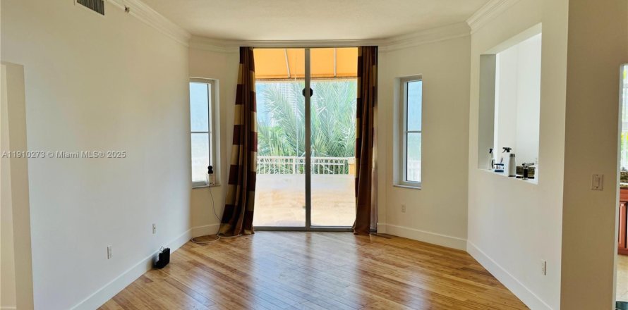 Кондоминиум с 2 спальнями в Авентура, Флорида № 2013113