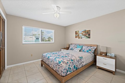 Condo in Cape Canaveral, Florida, 2 bedrooms  № 1911536 - photo 16