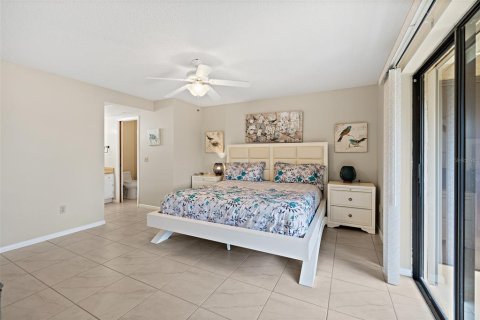 Condo in Cape Canaveral, Florida, 2 bedrooms  № 1911536 - photo 21