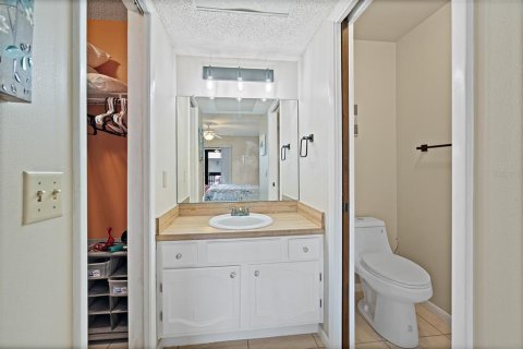 Condo in Cape Canaveral, Florida, 2 bedrooms  № 1911536 - photo 22