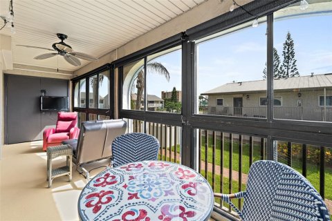 Condo in Cape Canaveral, Florida, 2 bedrooms  № 1911536 - photo 25