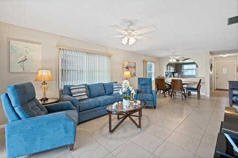 Condo in Cape Canaveral, Florida, 2 bedrooms  № 1911536 - photo 15