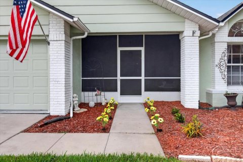 House in Port Richey, Florida 2 bedrooms, 143.35 sq.m. № 2198538 - photo 6