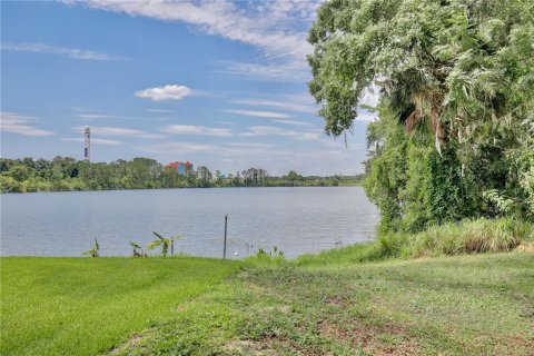 House in Winter Park, Florida 3 bedrooms, 134.71 sq.m. № 2221016 - photo 24