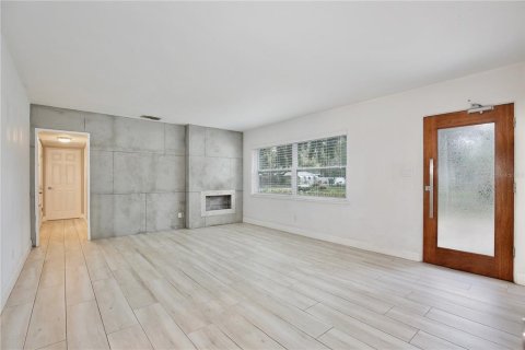House in Winter Park, Florida 3 bedrooms, 134.71 sq.m. № 2221016 - photo 3