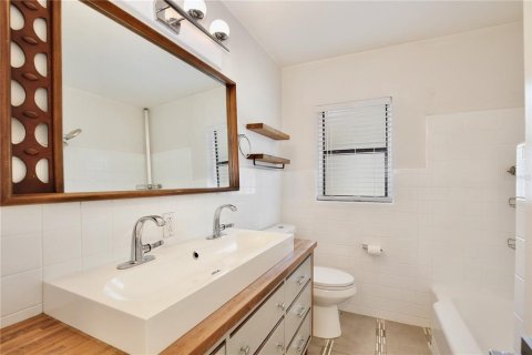 House in Winter Park, Florida 3 bedrooms, 134.71 sq.m. № 2221016 - photo 15