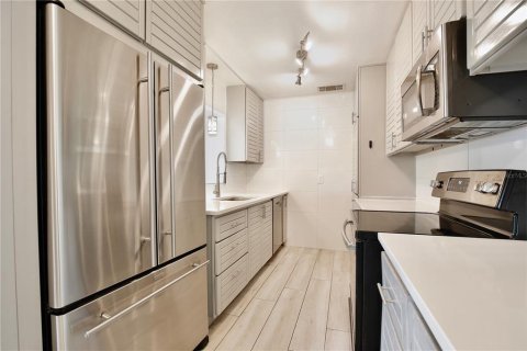 House in Winter Park, Florida 3 bedrooms, 134.71 sq.m. № 2221016 - photo 5