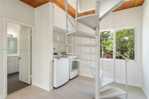 House in Key Largo, Florida 3 bedrooms, 142.7 sq.m. № 1845966 - photo 10