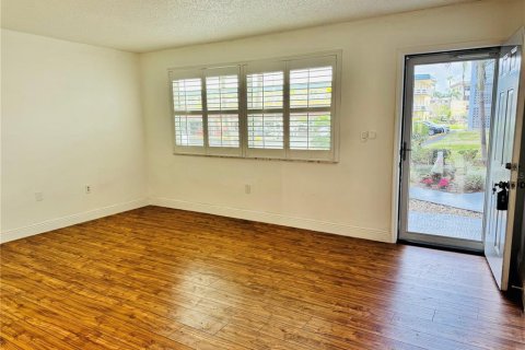 Condo in Saint Petersburg, Florida, 1 bedroom  № 1657836 - photo 3