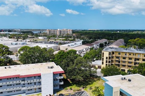 Condo in Saint Petersburg, Florida, 1 bedroom  № 1657836 - photo 18