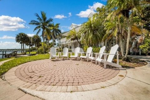 House in Palm Bay, Florida 4 bedrooms, 278.15 sq.m. № 1613887 - photo 30