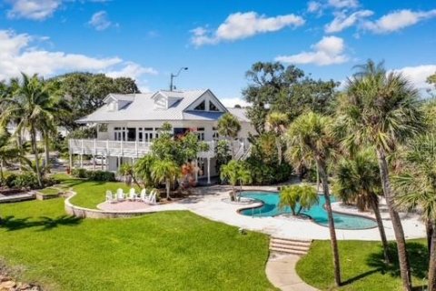 House in Palm Bay, Florida 4 bedrooms, 278.15 sq.m. № 1613887 - photo 5