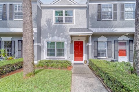 Townhouse in Oldsmar, Florida 2 bedrooms, 102.66 sq.m. № 1802153 - photo 1