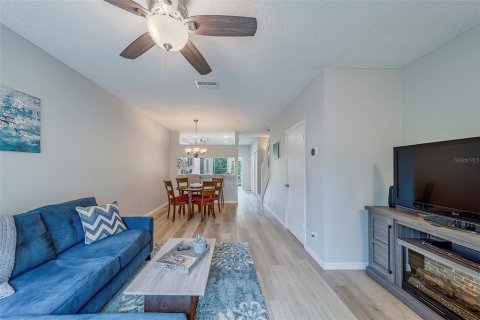 Touwnhouse à vendre à Oldsmar, Floride: 2 chambres, 102.66 m2 № 1802153 - photo 9